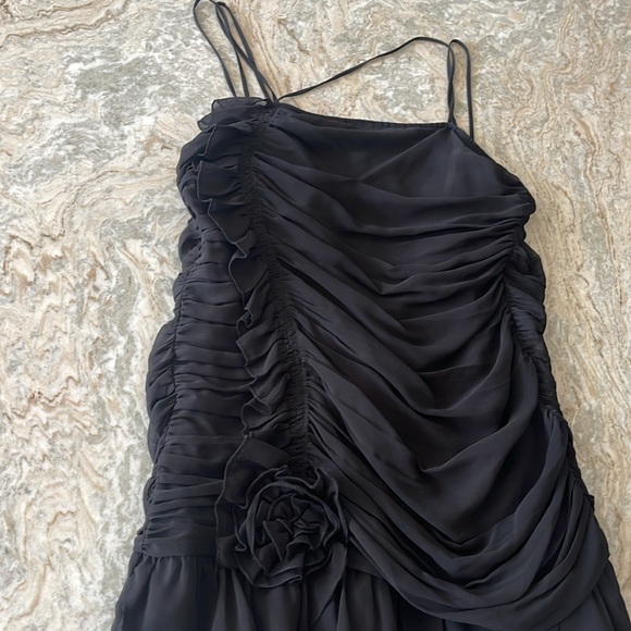 Rpuched dress - Picture 3 of 10